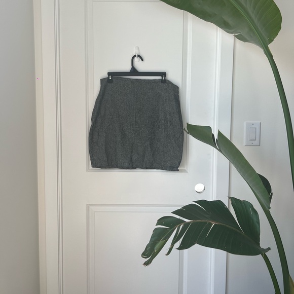 2/$22✨ Plaid Mini Skirt - Picture 1 of 2